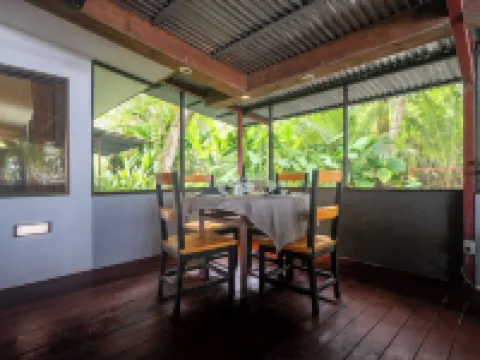 Beachfront......Beachfront.......Beachfront Hotels in Dominical