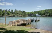 Lake Keowee Lakefront Home W/ Private Boat Ramp-Great Rates