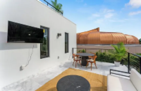 West Palm Beach / Ocean Views, Pool & Hot Tub