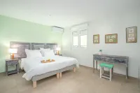 Villa Beach Front House with swimming pool and direct access to the beach Diamant Martinique Hotels in 