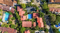 The Tranquil Coco Townhouse: 300 Meters from the Beach!