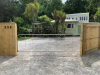 The Green Bach opposite beach- quirky and great for groups and families