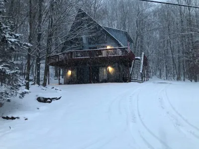 Spacious 5 BR/3 BA Pocono Chalet game room in the Hideout