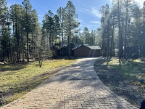 New Beautiful Cabin Located in Quiet Torreon Cul-De-Sac