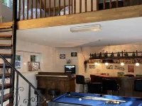 Luxury vacation home with bar billiards and sauna in wooded area Hotels in Lochem