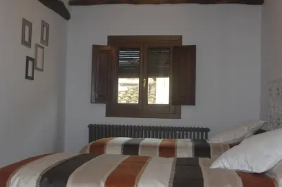 Self catering Cal Sarri Vell for 4-8 people Hotels near Espai Guinovart d'Agramunt