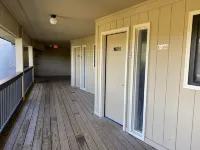 Renovated KING BED Oceanview 1BR Top Floor Villa