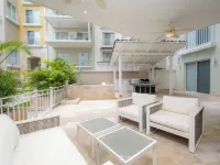 Majestic 3 Bedroom apartment and private pool!
