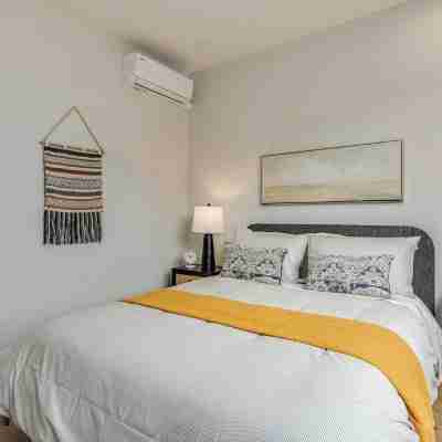 Exquisitely Honeygold Apartments-1 Bedroom Rooms