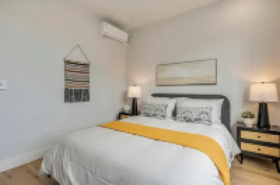 Exquisitely Honeygold Apartments-1 Bedroom
