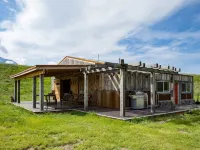 The Yellowstone House and Fisherman's Cabin Hotels in Pray