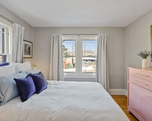 Rarely Available - Downtown Wayzata Home Hotels in Wayzata