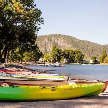 Beautiful views of Lake Chelan, scenic getaway close to downtown and Slidewaters