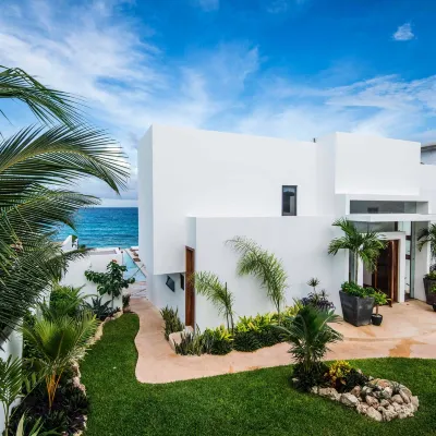 Intoxicating Ocean Views!! 4-6 bedrooms
