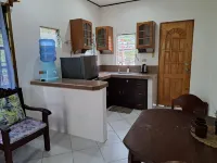 Private quite bungalow-5 min walk to ocean & restaurants