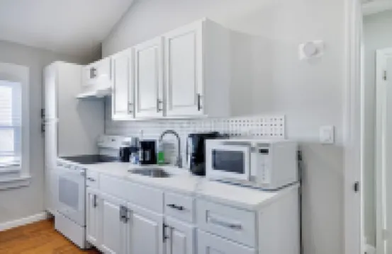 Bright 2Br Newark Retreat  Workspace & Easy Parking