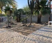 Great location 2 blocks from the beach. Отели рядом с достопримечательностью «Парк Ла Лагуна»