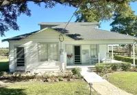 Country Cottage near Round Top. 13 miles from Round Top Square.