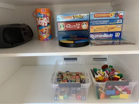 Wonderful Mountain Views.  Walk to Rivers, Parks, Restaurants and Shops.