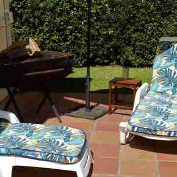 Quaint family home close to Tram terminal Hotel Exterior