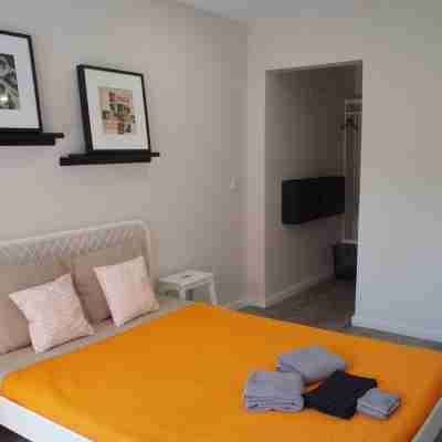 Lisbon Beach Apartments 7. Beach 5 minutes -terrace-barbecue-pets allowed-wifi Rooms