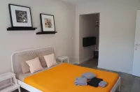 Lisbon Beach Apartments 7. Beach 5 minutes -terrace-barbecue-pets allowed-wifi