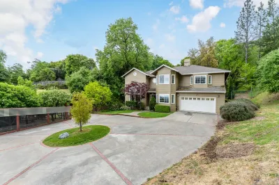 Luxury Home walking distance to Downtown Hotels near Mill Creek