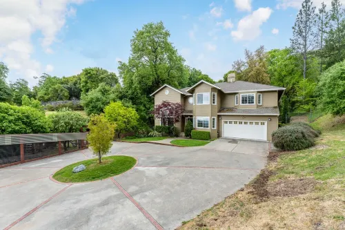 Luxury Home walking distance to Downtown