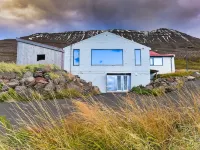 Loft house with incredible views of the fjord Hotels in Grenivik