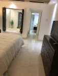 Beautiful private apartment with sea view 15 minutes from the airport
