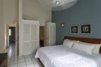 Beautiful 2 BR condo, pool, tenis court on Palma Real golf course