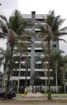 Apt. High standard on the Riviera; 200m from the beach; Air conditioning; 3 bedrooms/2 suites.