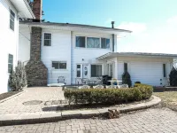 Scenic 2 bed, 1.5 bath condo with river views on St. Clair River - U2 Hotels in Marysville