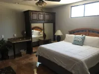 Beautiful new  2 Bedroom,  2 1/2Bath Lower Unit Hotel a Bahia la Choya