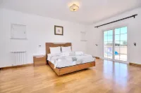 Amora Classic Villa 5 mins walk from center of vilamoura