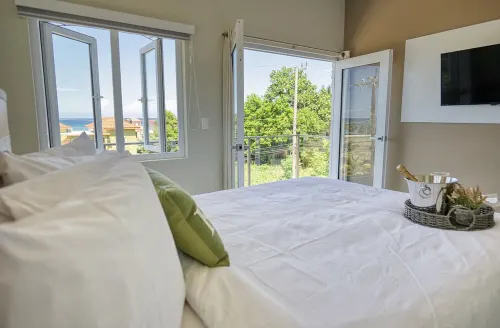 SBS Modern Seaview Villa - 5 Bed/4Bath with Private Pool Hotels in Sandy Bay