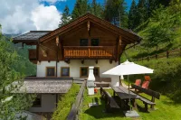 detached holiday house located forest edge, elevated above Großarl-Valley Hotels in Grossarl