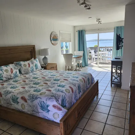 Bodega Harbor Inn