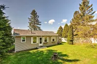Bayfront Hancock Cottage w/ Beach Access & Views! - Wifi