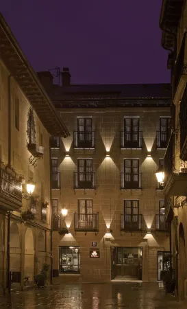 Hospederia de Los Parajes Отели в г. Лансьего