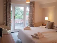 Chequers Inn Hotels in Wychavon District