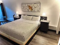 Sunshine Lodge Inn Hotels in Gibsons