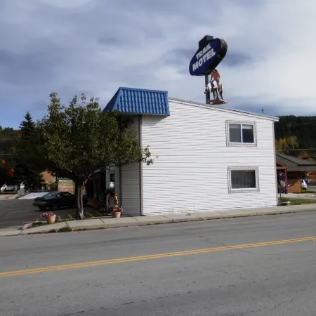 Trail Motel