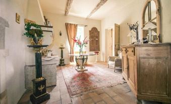 Les Carmes and Spa