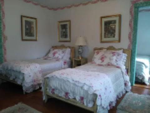 ウィスラーズ イン ベッド & ブレックファースト