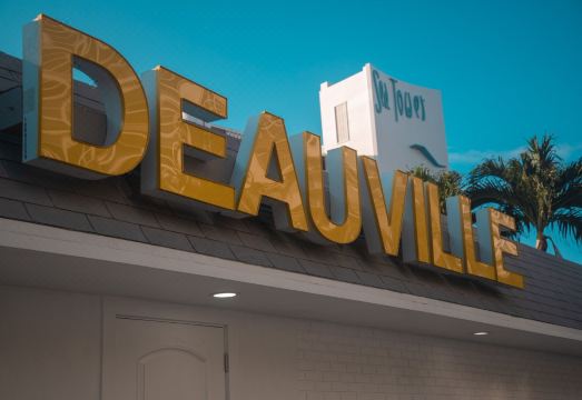 1. 더 호텔 도빌..