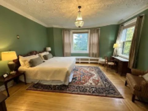 Hillholm Estate Hotels in Kingfield