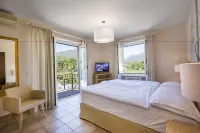 Villa Delta Suites House