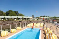 Yachtsman Lodge & Marina - Pool