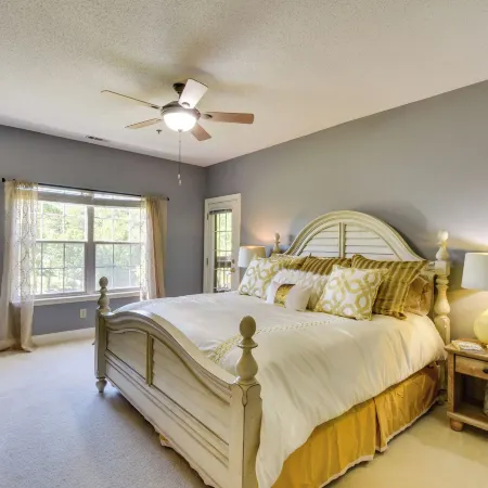 Balcony & Golf Course View! Condo at Kingwood